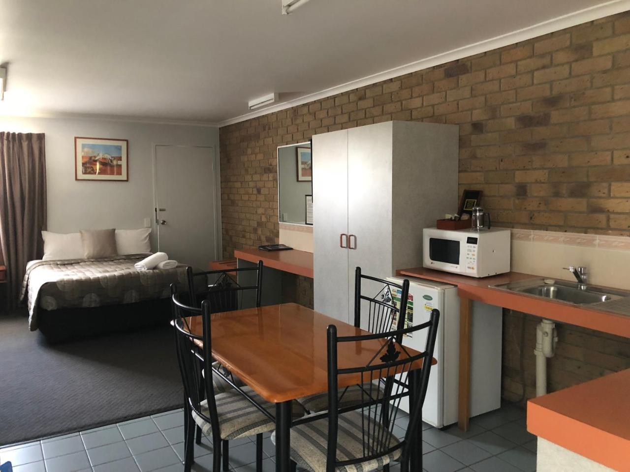 True Blue Motor Inn Rockhampton Dış mekan fotoğraf