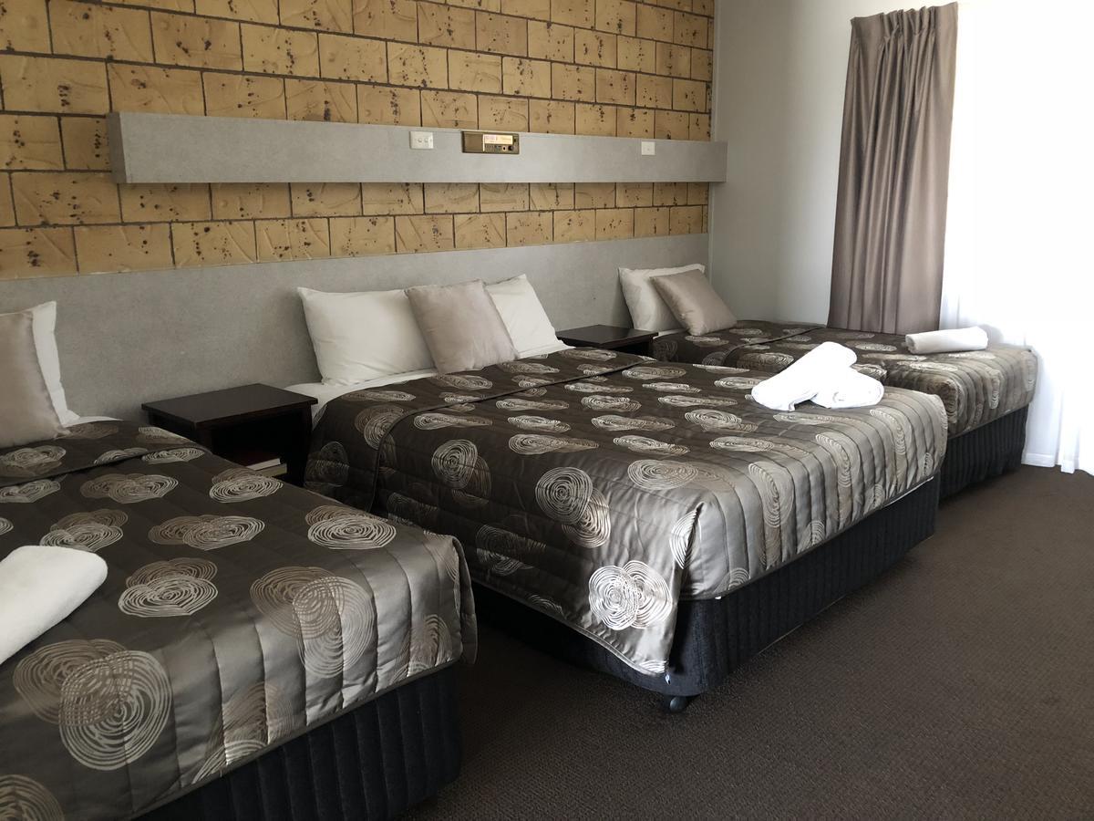 True Blue Motor Inn Rockhampton Dış mekan fotoğraf