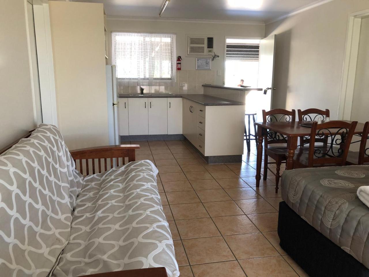 True Blue Motor Inn Rockhampton Dış mekan fotoğraf