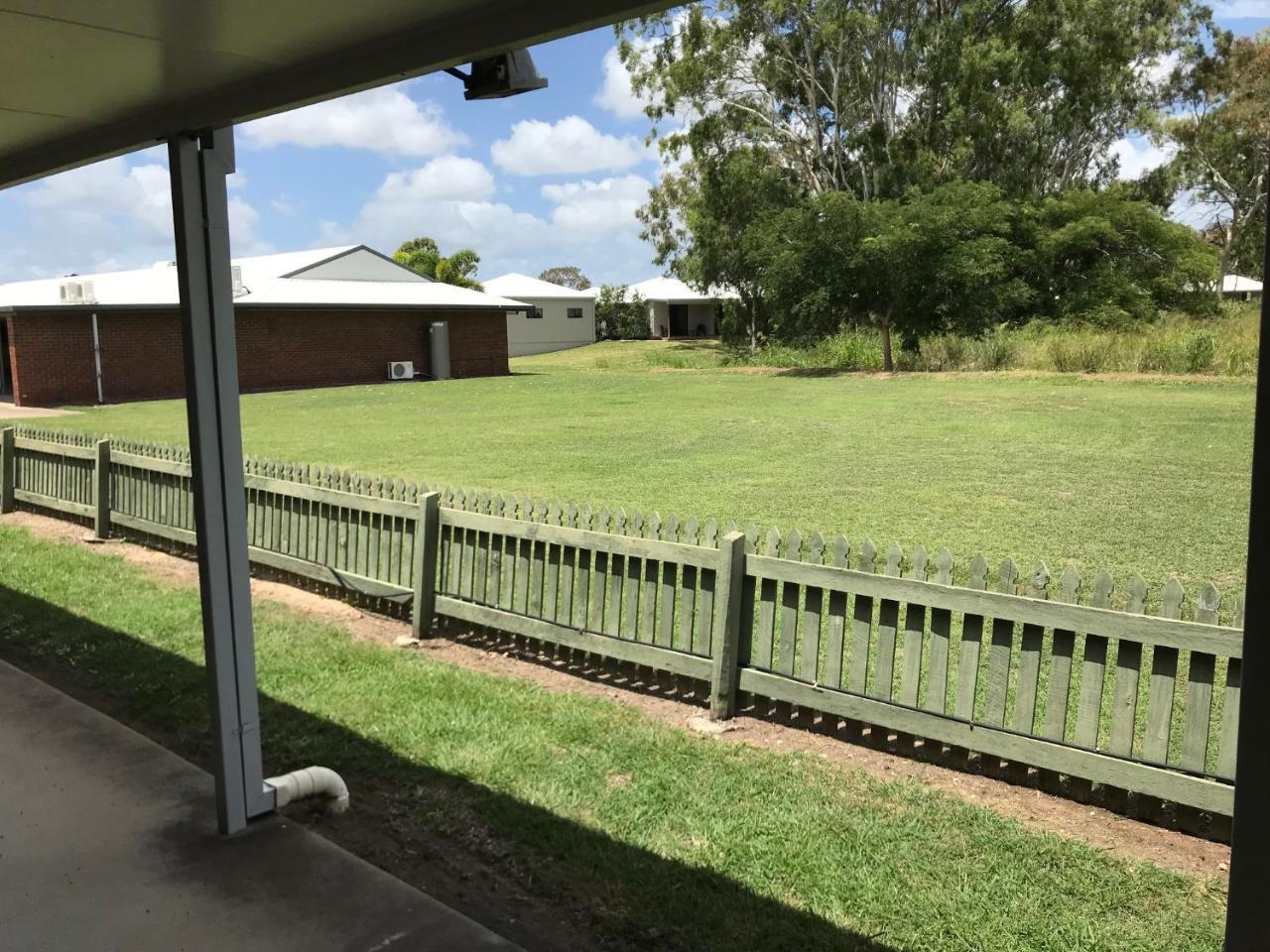 True Blue Motor Inn Rockhampton Dış mekan fotoğraf